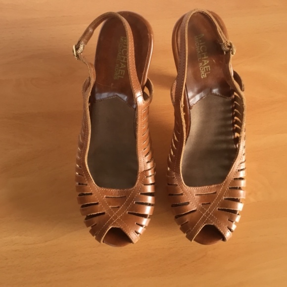Michael Kors MK WOOD BROWN LEATHER PLATFORM SANDALS - Picture 8 of 8